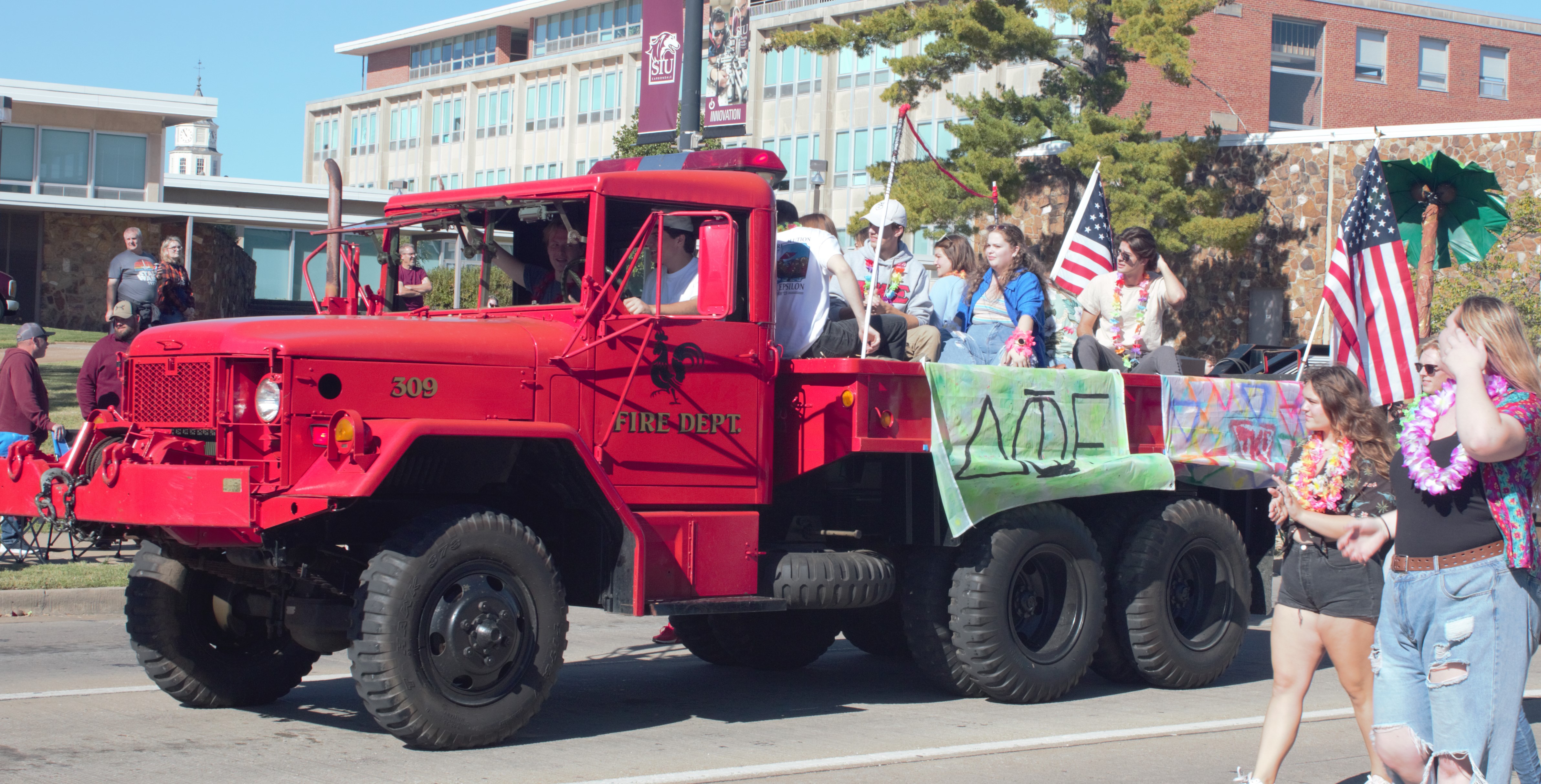 hoco-parade-greek-2023.jpg